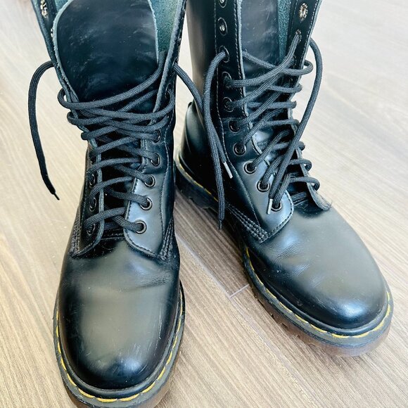 Doc Dr. Martens 1460 Black High Boots - Size 7.5 - Picture 1 of 6